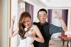 应采儿和陈小春差了多少
